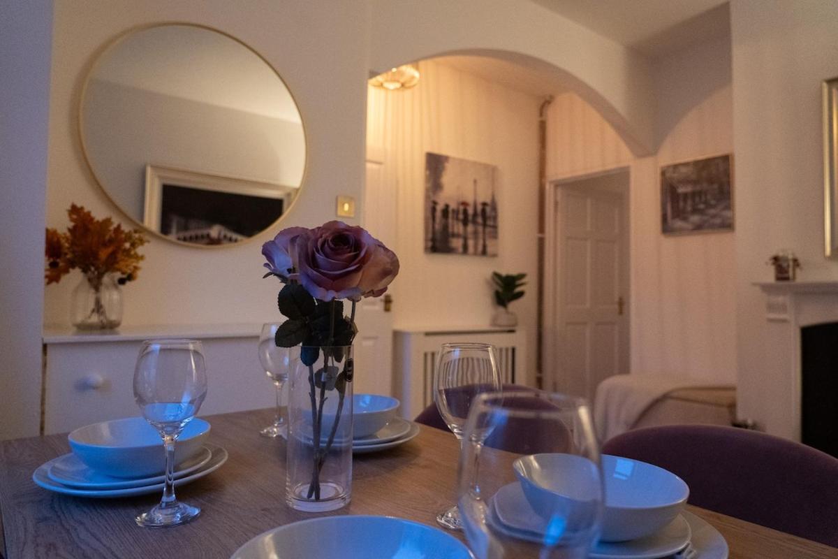 In Portsmouth- Hot Tub - Sleeps 10 Holiday home Portsmouth